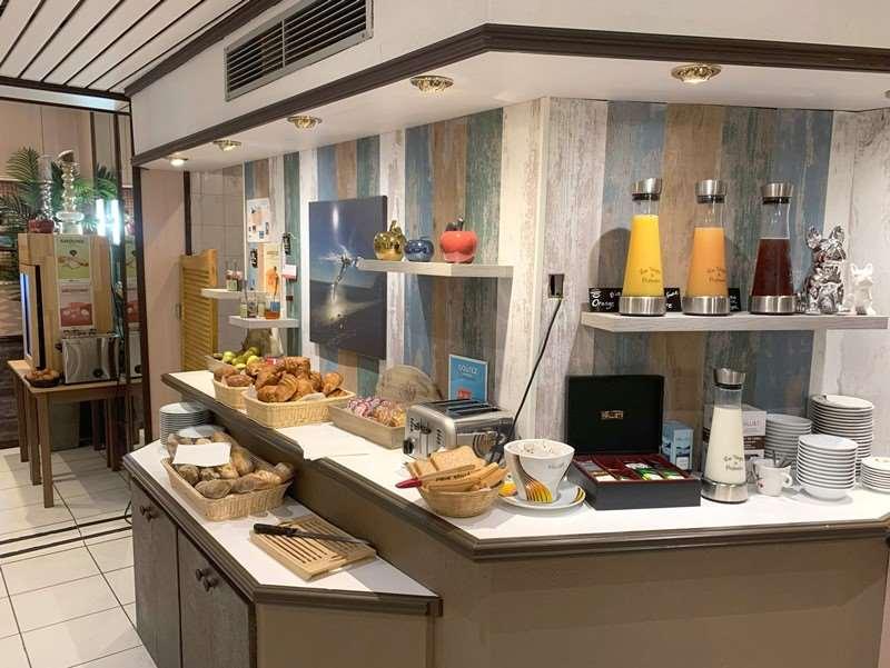 ホテル Campanile Grenoble Centre Gare レストラン 写真