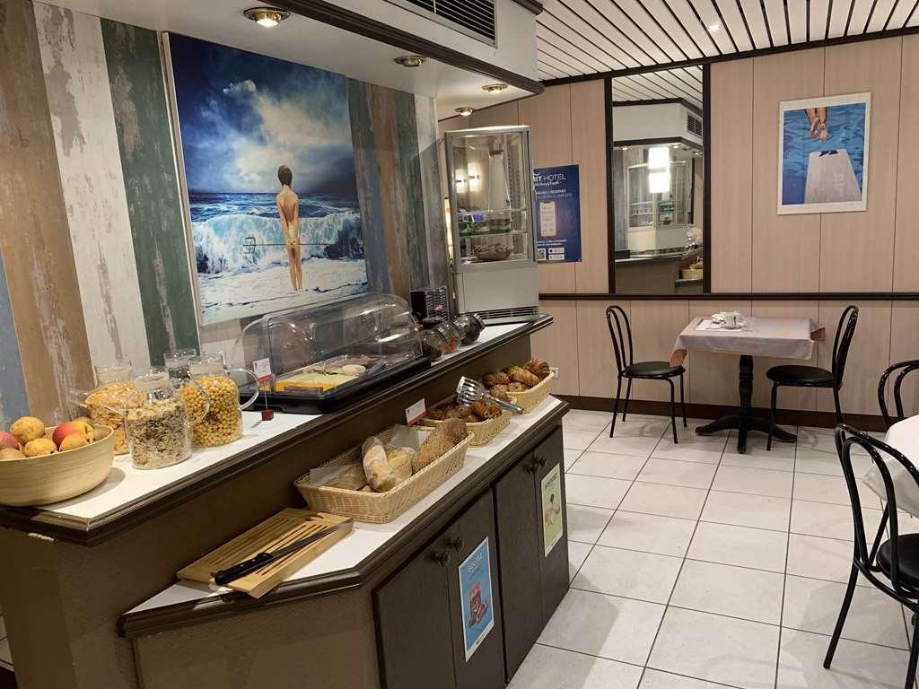 ホテル Campanile Grenoble Centre Gare レストラン 写真