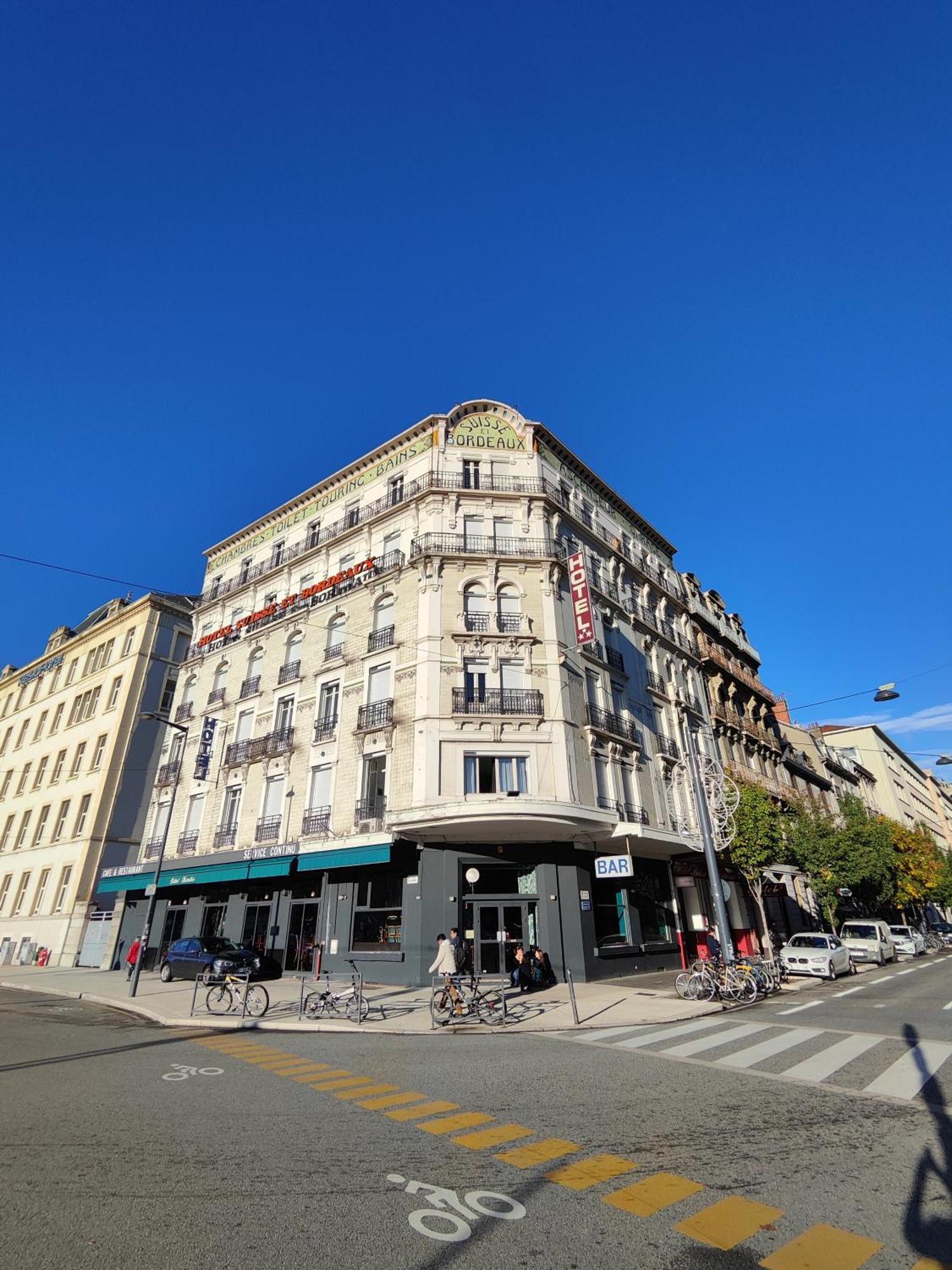 ホテル Campanile Grenoble Centre Gare エクステリア 写真